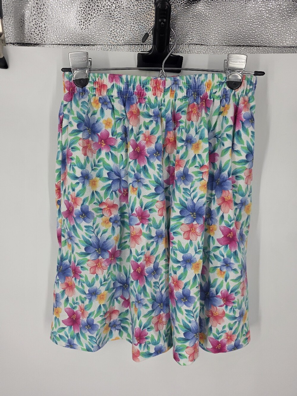 Vintage Jantzen Classics Floral Shorts Womens Medium Pink Blue Made in USA